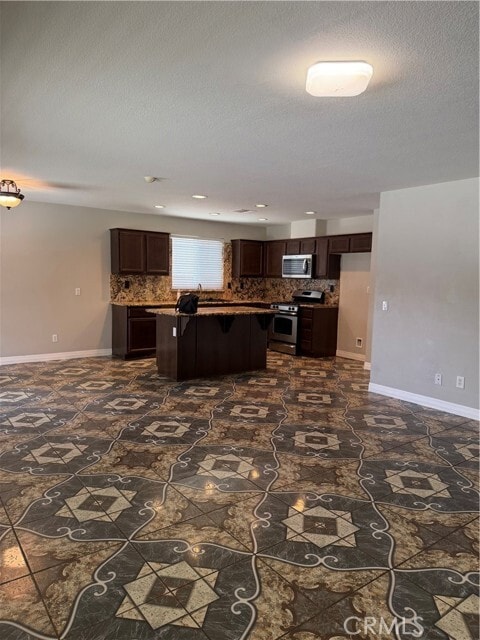 Building Photo - 13939 Little Park St