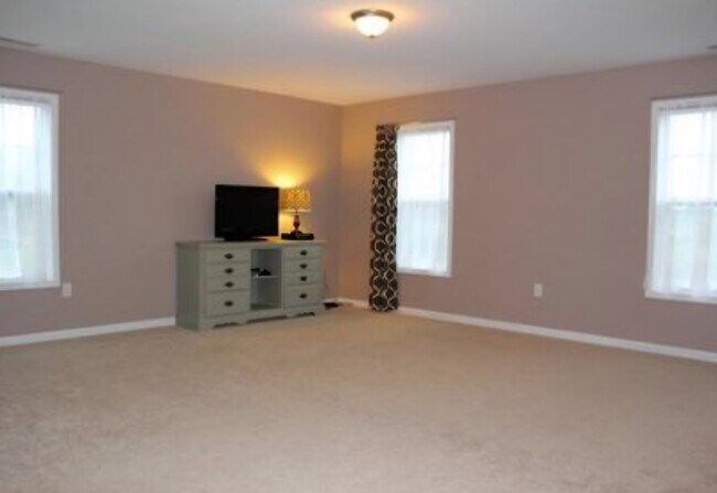 Foto del edificio - 613 Pecan Grove Loop