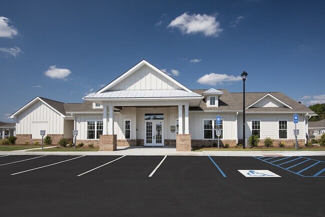 Exterior de la Casa Club 01 - Wayfare - Helms Trail