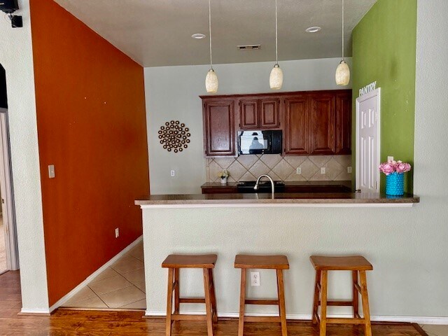 Foto del edificio - 15843 Lost Anchor Way Ln