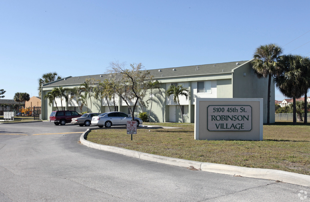 Foto del edificio - Robinson Village