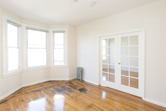 Foto del edificio - 1547 Clay St