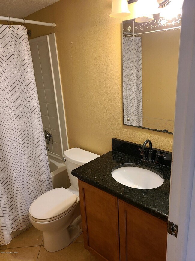 Building Photo - 131 Bristol Ct
