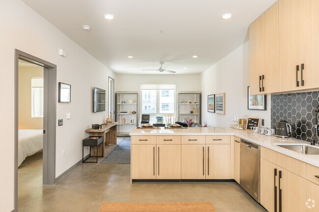 1HAB, 1BA - 807 ft² - Found Lofts