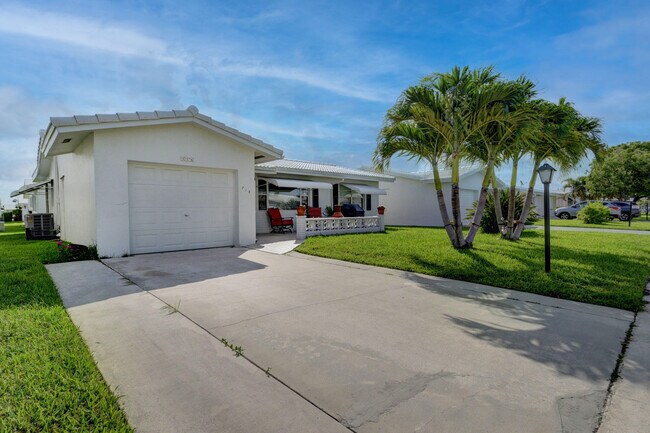Foto del edificio - 718 SW 18th St