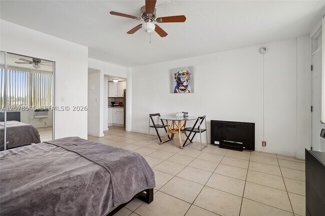 Foto del edificio - 6484 Indian Creek Dr