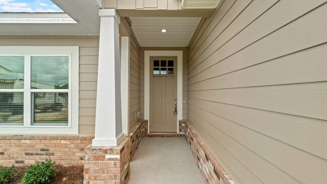 Building Photo - 215 Speckled Trout Ln N