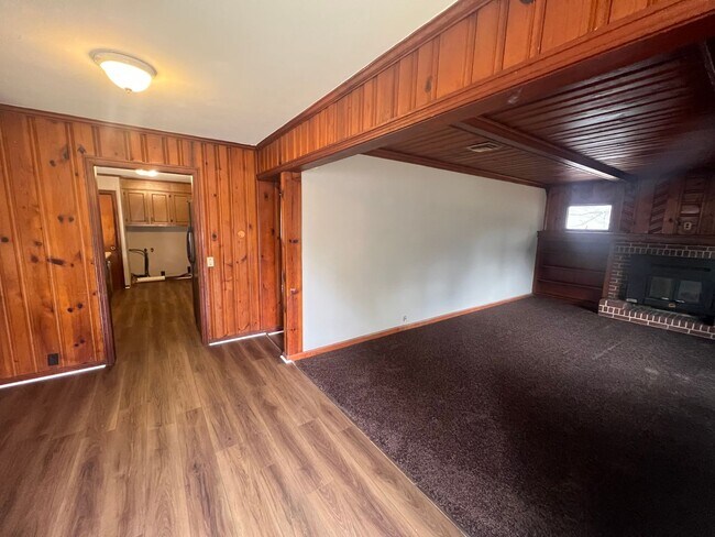 Foto del edificio - 3 bedroom 1 bathroom single level home