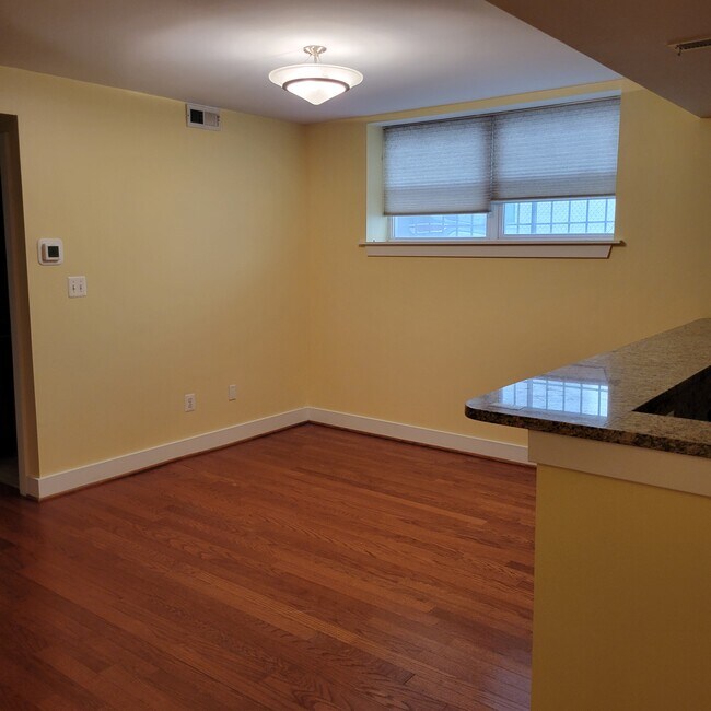 Foto del edificio - 2656 15th St NW