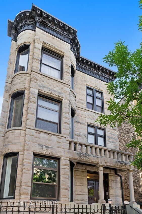 Primary Photo - 4008 N Clarendon Ave