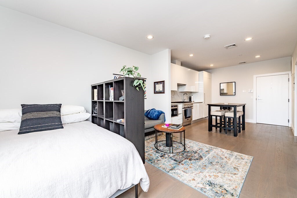 Primary Photo - 39 A St