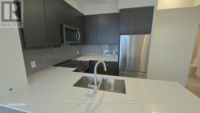 Building Photo - 3270 Sheppard Ave E