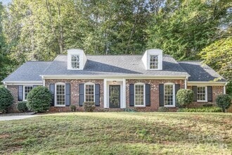Building Photo - 701 McNabb Ct