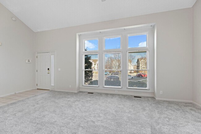 Foto del edificio - Four Bedroom Home Available in Overland Park