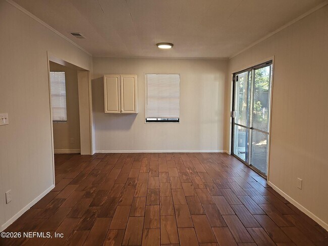 Foto del edificio - 3448 Inwood Cir E