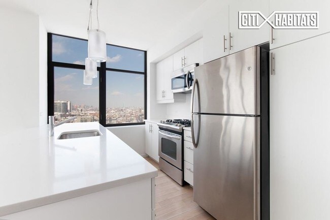 Building Photo - 424 Bedford Ave