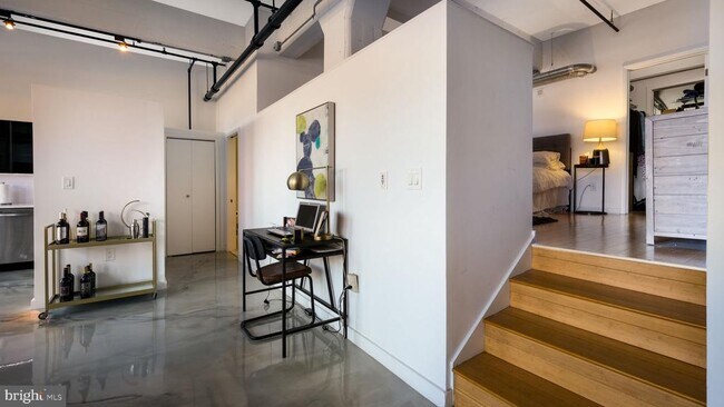 Building Photo - 444 N 4th St