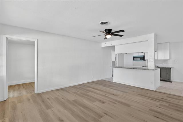 Building Photo - 2117 Brookshire St