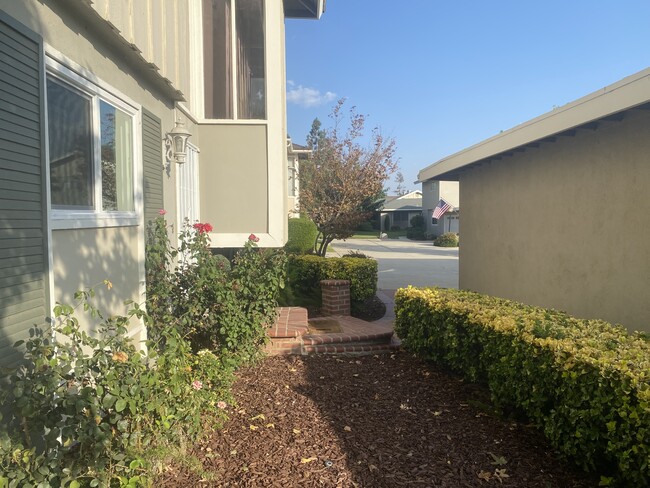 Building Photo - 2625 College Ln