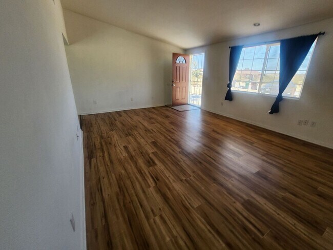 Foto del edificio - Two Bedroom One Bath Home!