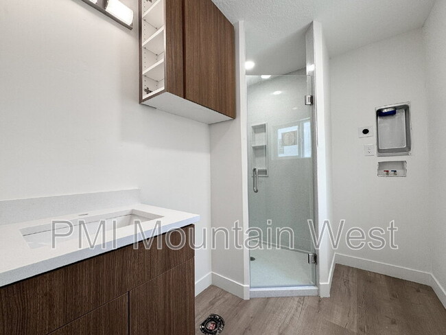 Building Photo - 985 Horsley Cir