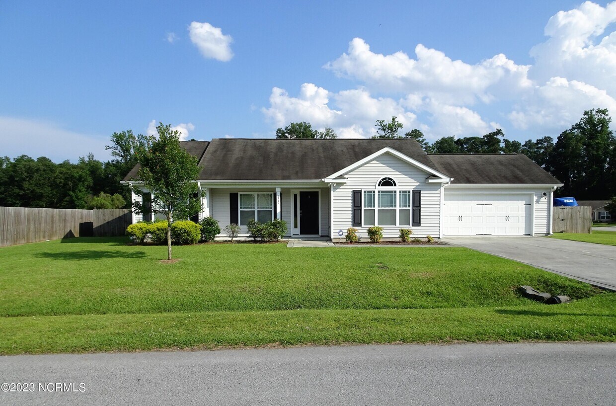 200 Garden Folly Ln, Richlands, NC 28574 House Rental in Richlands