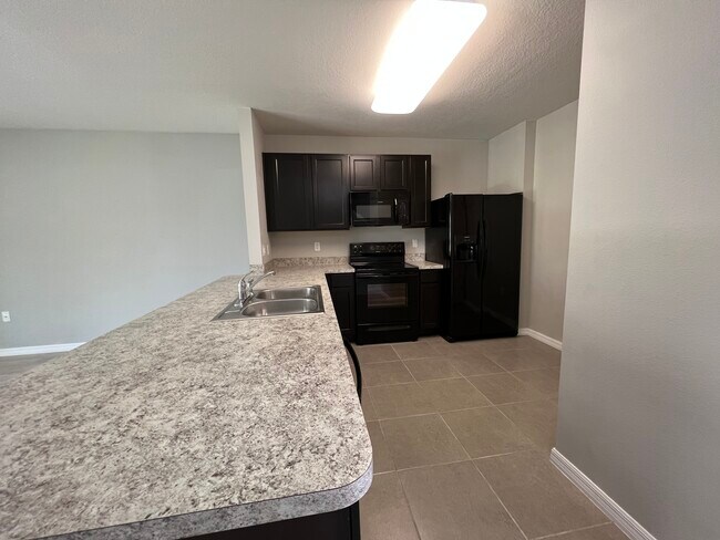 New appliances. Rarely used by owner! - 9947 Hound Chase Dr