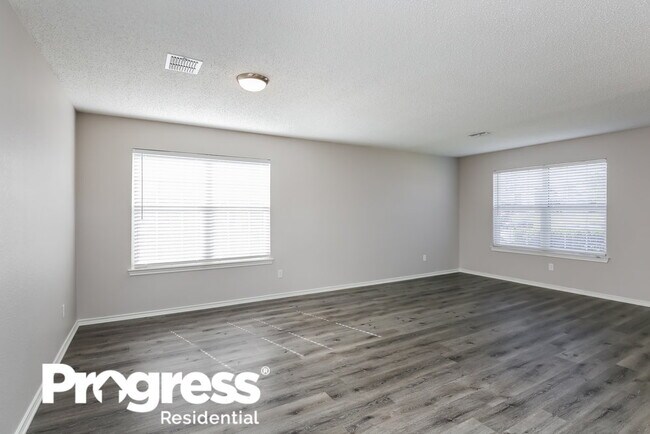 Building Photo - 308 S Waterford Oaks Dr
