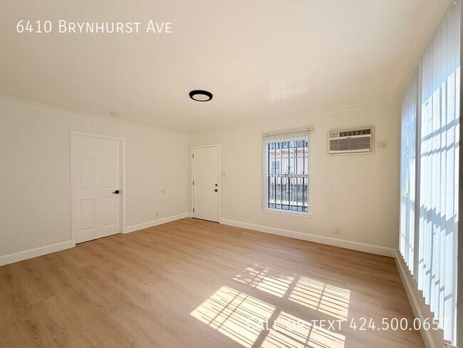 Foto del edificio - 6410 Brynhurst Ave