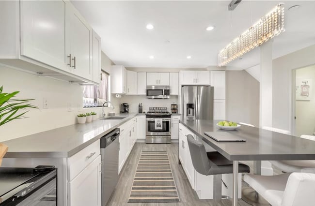 Foto del edificio - Exclusive Corona Del Mar Condo