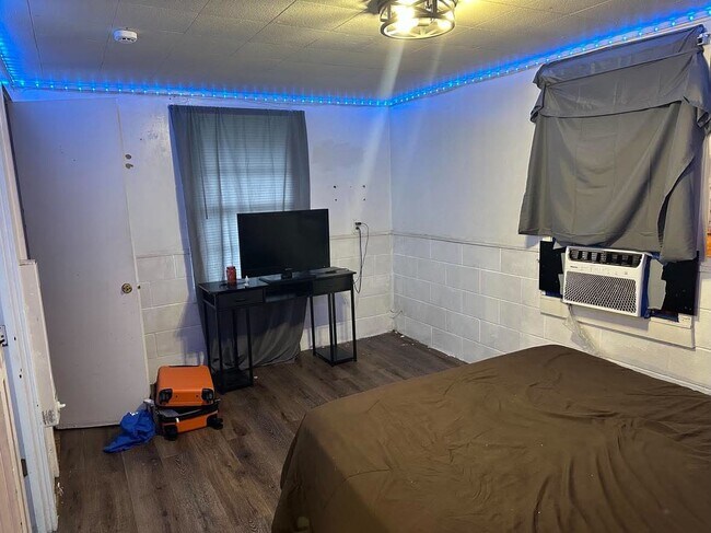 Dormitorio - 103 Gause St