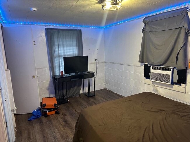 Bedroom - 103 Gause St