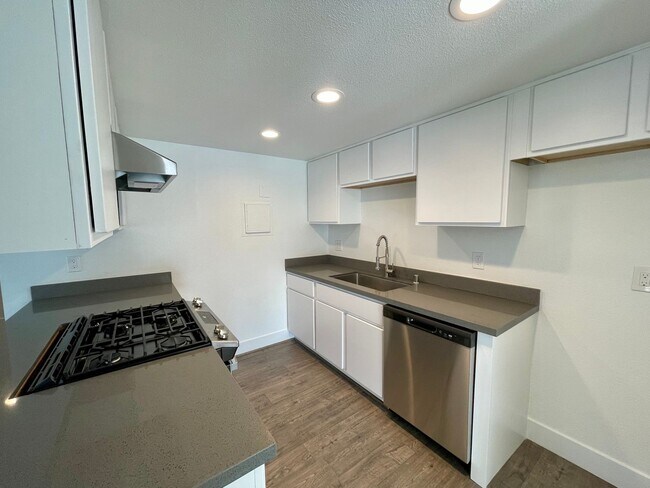 Photo - 6609-6611 50th St Apartment