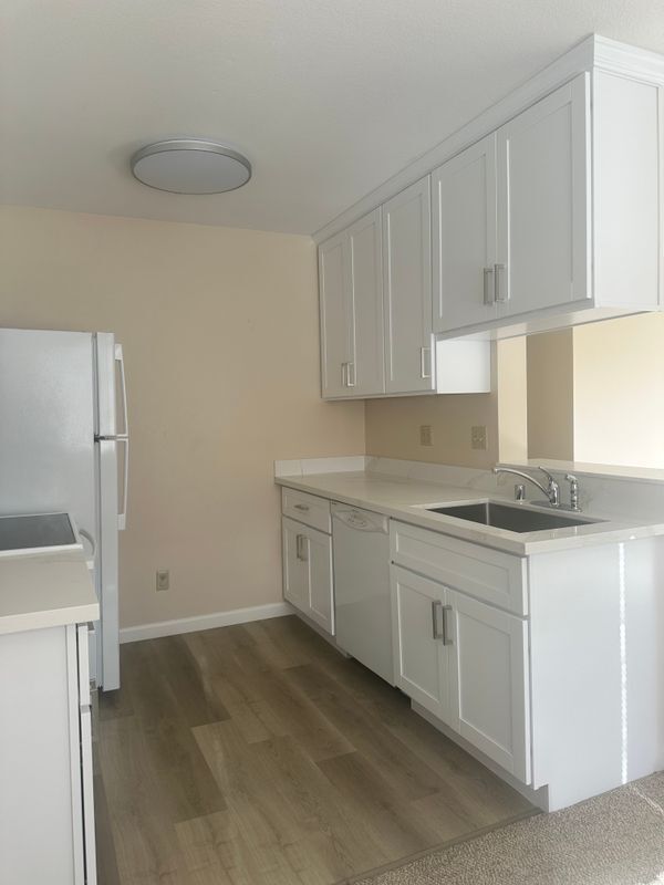 Building Photo - 3670 Silver Oaks Way