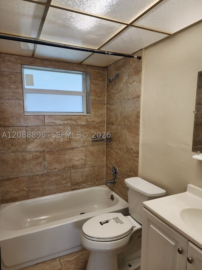 Foto del edificio - 1400 NW 43 Terrace