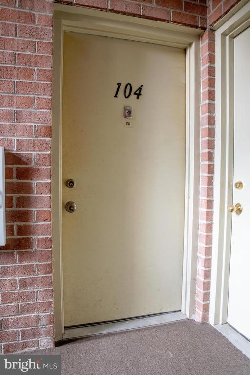 Building Photo - 208 Spring Maiden Ct