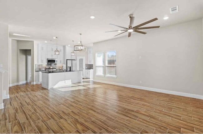 Photo - 130 W 5th St Apartment