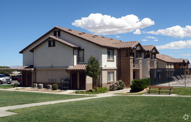 Building Photo - Santa Fe Apartments