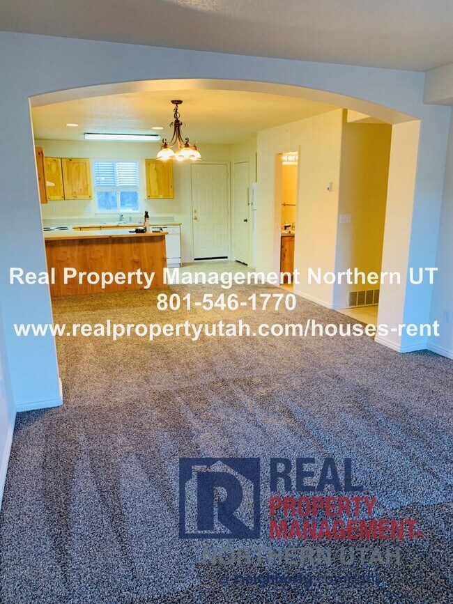 Foto del edificio - 3 Bedroom, 2.5 Bath Townhome Now Available