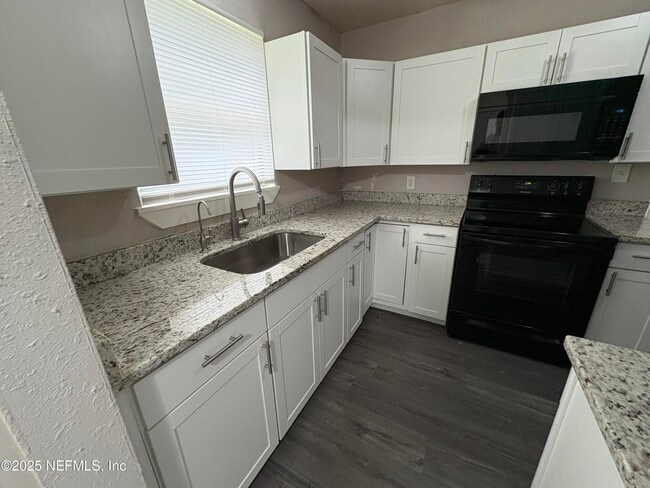 Building Photo - 7040 Arques Rd