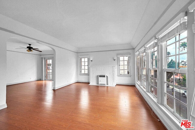 Building Photo - 154 N Edgemont St