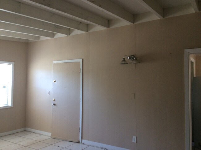 Foto del edificio - 1605 NW 11th Ct