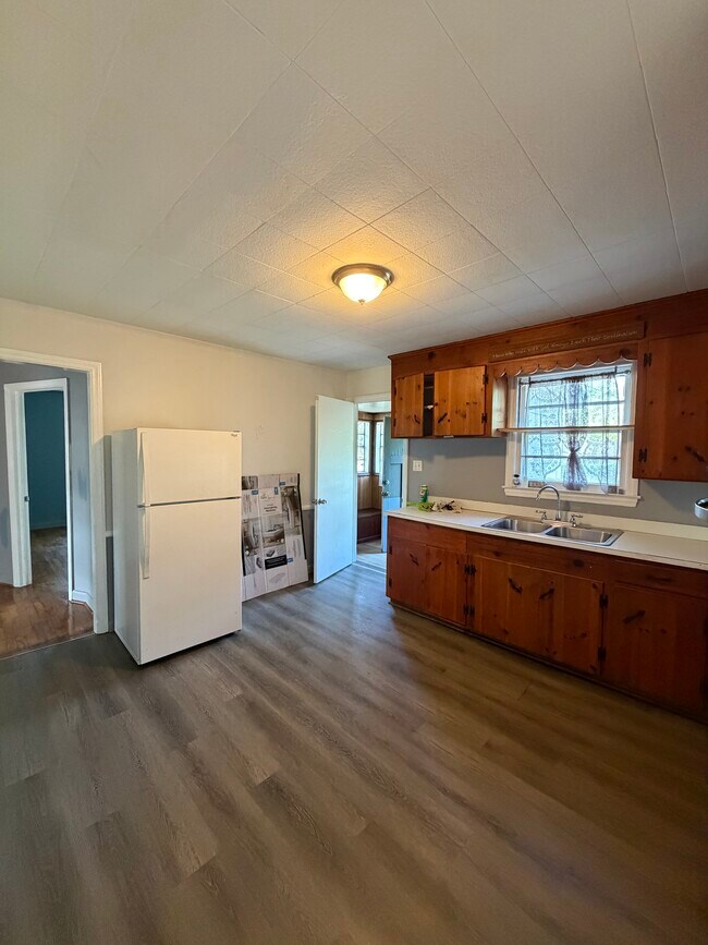 Foto del edificio - 708 Springfield Rd