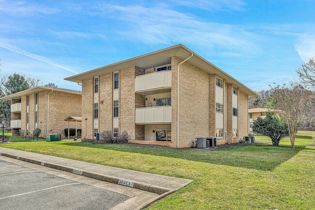 Foto del edificio - 5260 Crossbow Cir