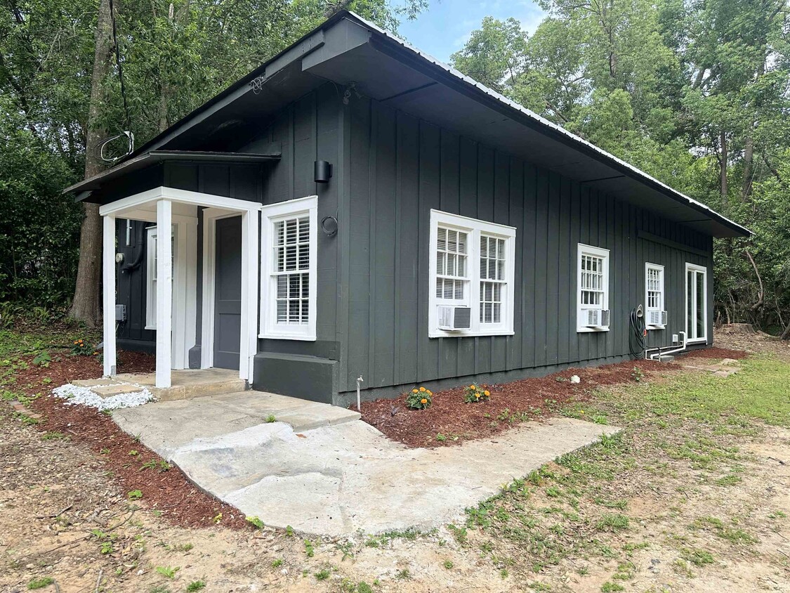 Foto principal - 1118 Louise Dr