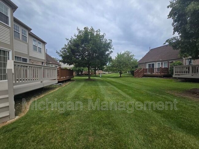 Building Photo - 4351 Hunters Cir W