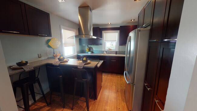 Foto del edificio - 2305 N Maplewood Ave