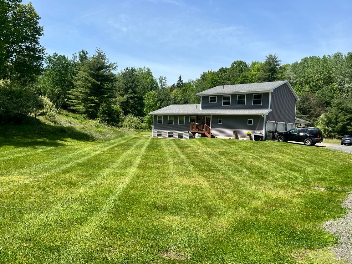Primary Photo - 35 Garner Rd