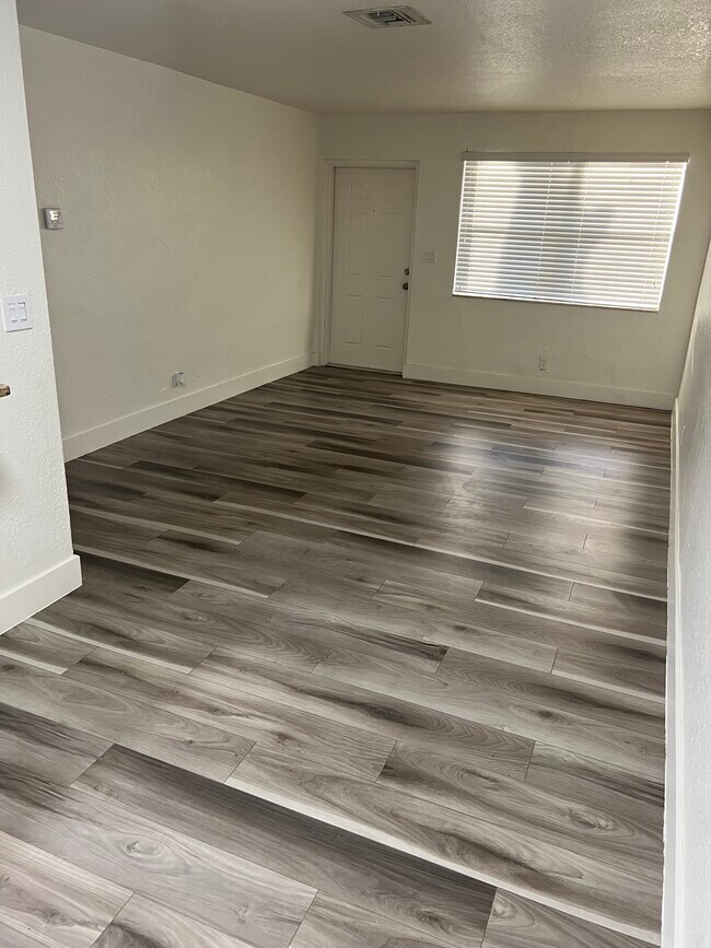 Foto del edificio - 5829 NW 22nd Ct