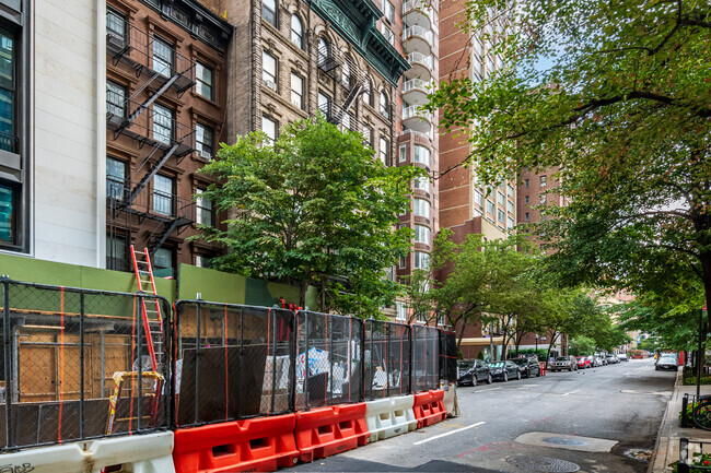 Building Photo - 422 E 58th St